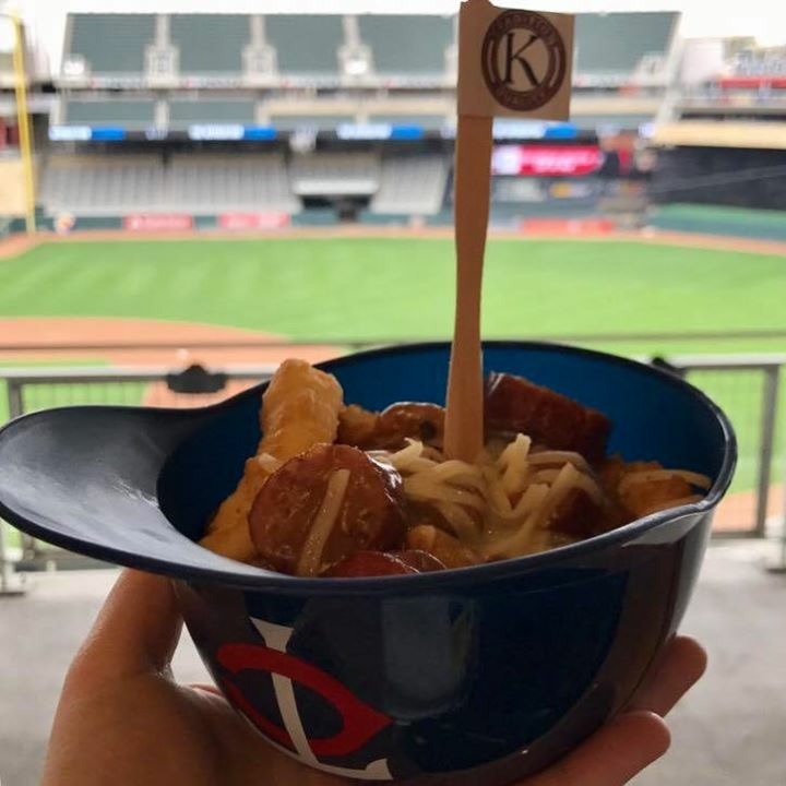 10 Things You Must Eat {or Drink} at Target Field • jenn patrice